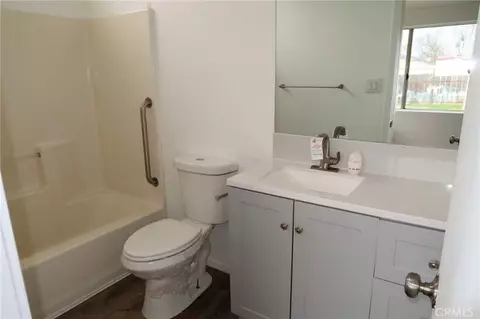 Bath - 806 Walnut St, Corning, CA 96021 photo 2 of 3