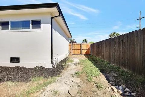 Exterior - 1984 16th St, Olivehurst, CA 95961 photo 8 of 9