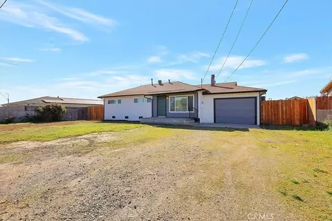 1984 16th St, Olivehurst, CA 95961