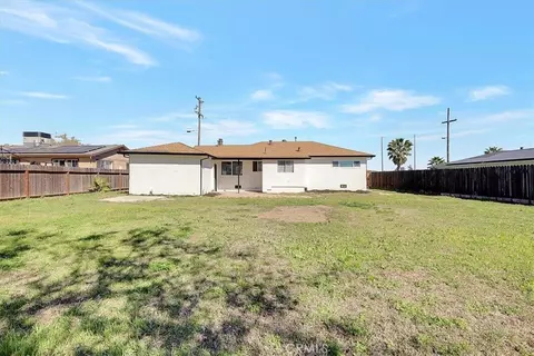 Exterior - 1984 16th St, Olivehurst, CA 95961 photo 6 of 9