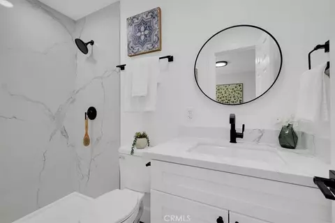 Bath - 1984 16th St, Olivehurst, CA 95961 photo 2 of 2