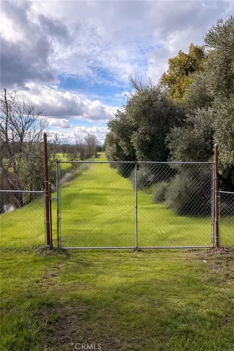 3781 Columbia, Corning, CA 96021 photo 4