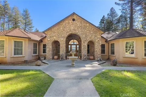 5005 Schott Rd, Forest Ranch, CA 95942