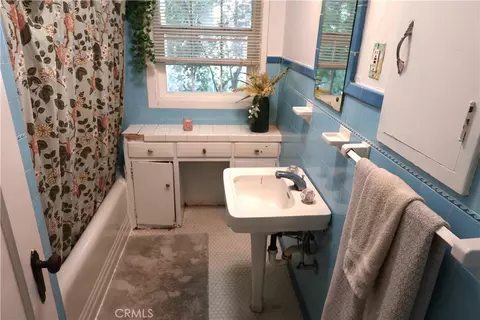 Bath - 409 4th St, Corning, CA 96021 photo 3 of 8