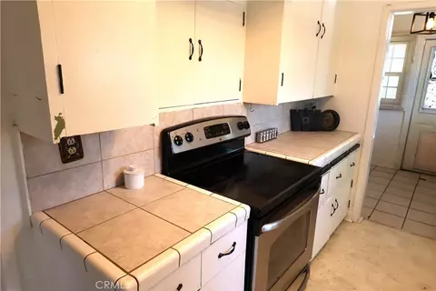 Kitchen - 409 4th St, Corning, CA 96021 photo 2 of 6