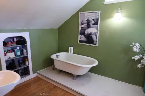 Bath - 409 4th St, Corning, CA 96021 photo 5 of 8