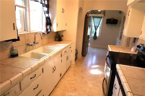 Kitchen - 409 4th St, Corning, CA 96021 photo 4 of 6