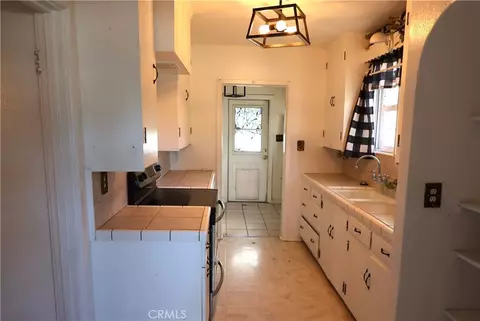 Entry Way - 409 4th St, Corning, CA 96021 photo 4 of 7