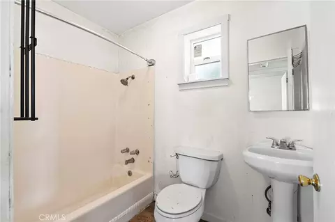 Bath - 312 W Cedar St, Willows, CA 95988 photo 1 of 1