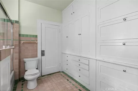 Bath - 587 E 3rd, Chico, CA 95928 photo 2 of 6