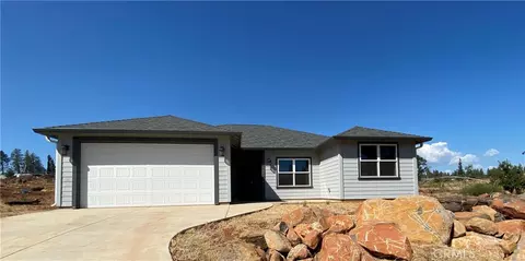 1457 Leafy Ln, Paradise, CA 95969
