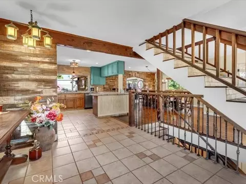 Entry Way - 181 Hanover, Weaverville, CA 96093 photo 4 of 17