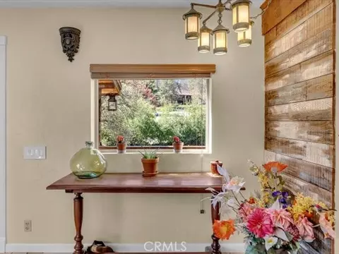 Entry Way - 181 Hanover, Weaverville, CA 96093 photo 2 of 17