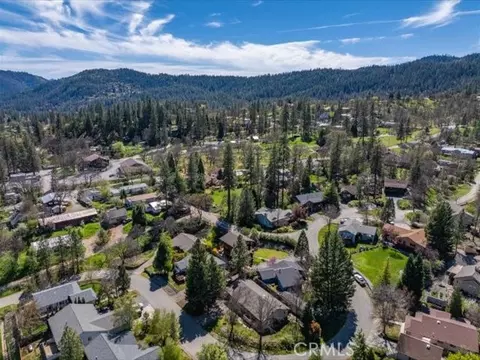 View/Area - 181 Hanover, Weaverville, CA 96093 photo 9 of 11