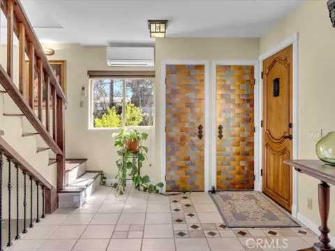 Entry Way - 181 Hanover, Weaverville, CA 96093 photo 3 of 17