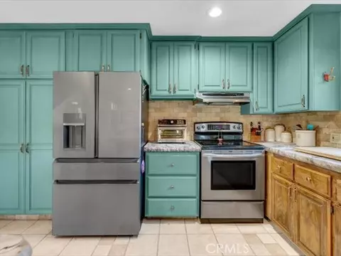 Kitchen - 181 Hanover, Weaverville, CA 96093 photo 8 of 9