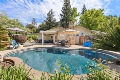 2 Vermillion Cir, Chico, CA 95928