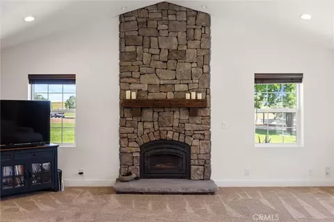 Living - 5535 Janine Way, Corning, CA 96021 photo 3 of 4
