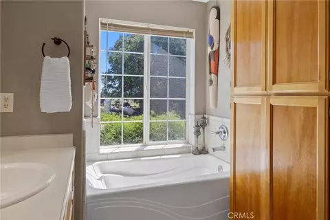 Bath - 5535 Janine Way, Corning, CA 96021 photo 1 of 4