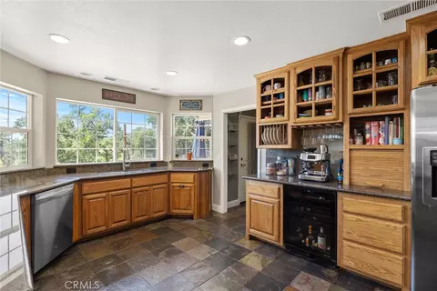 Kitchen - 5535 Janine Way, Corning, CA 96021 photo 3 of 7