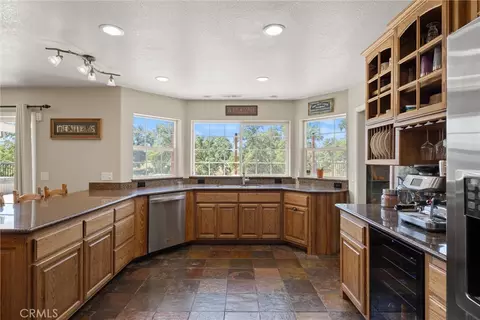 Kitchen - 5535 Janine Way, Corning, CA 96021 photo 4 of 7