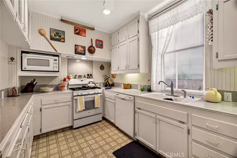 Kitchen - 578 E 7th St, Chico, CA 95928 photo 1 of 3