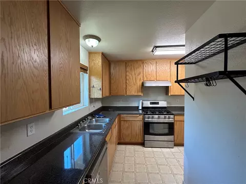 Kitchen - 860 Applewood, Willows, CA 95988 photo 4 of 5