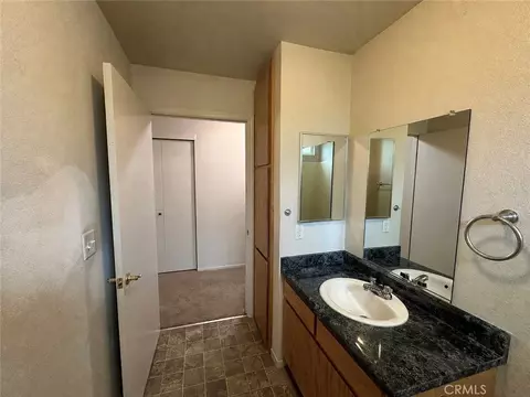 Bath - 860 Applewood, Willows, CA 95988 photo 1 of 3