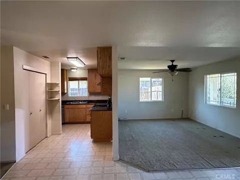 Living - 860 Applewood, Willows, CA 95988 photo 5 of 5
