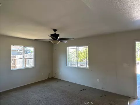 Living - 860 Applewood, Willows, CA 95988 photo 3 of 5