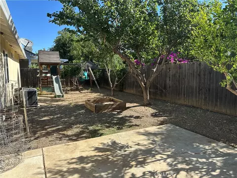 Exterior - 860 Applewood, Willows, CA 95988 photo 4 of 6
