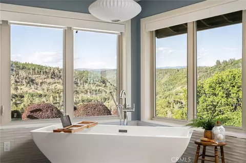 Bath - 14868 Eagle Rdg, Forest Ranch, CA 95942 photo 2 of 8