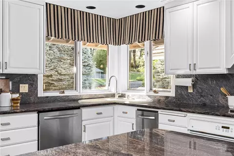 Kitchen - 14868 Eagle Rdg, Forest Ranch, CA 95942 photo 2 of 4