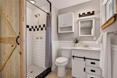 Bath - 6 Mayfair, Chico, CA 95973 photo 3 of 3