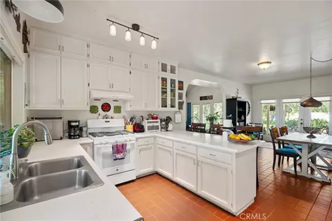 Kitchen - 13833 Centerville, Chico, CA 95928 photo 2 of 6