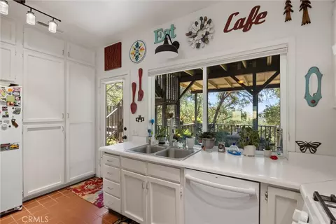 Kitchen - 13833 Centerville, Chico, CA 95928 photo 6 of 6