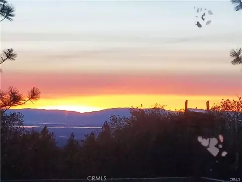 3512 Skycrest Dr, Oroville, CA 95965