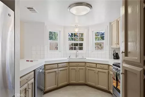 Kitchen - 821 Victorian Park, Chico, CA 95926 photo 1 of 4