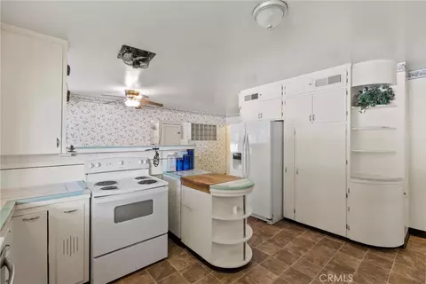 Kitchen - 159 S Shasta, Willows, CA 95988 photo 5 of 10