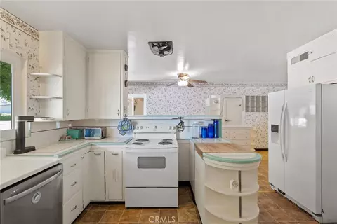 Kitchen - 159 S Shasta, Willows, CA 95988 photo 4 of 10