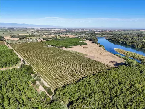 25333 Connecticut Ave, Corning, CA 96021
