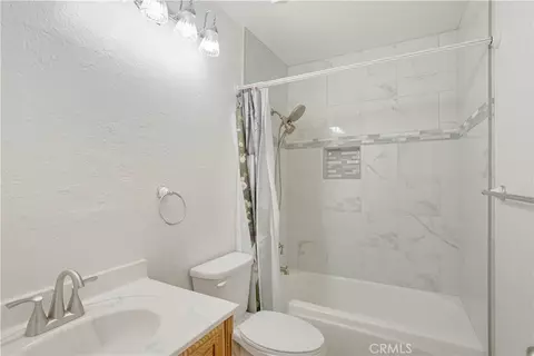 Bath - 2979 Sandi Dr, Chico, CA 95973 photo 1 of 2