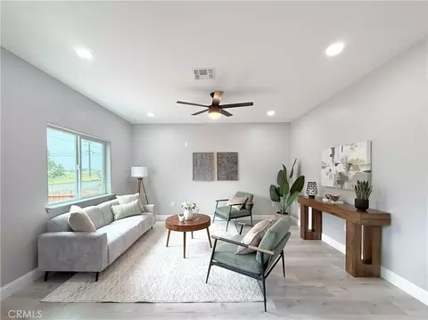 Living - 1519 9th Ave, Olivehurst, CA 95961 photo 3 of 4