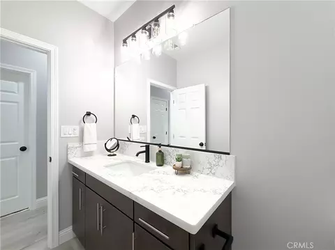 Bath - 1519 9th Ave, Olivehurst, CA 95961 photo 2 of 6