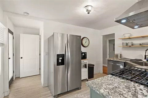 Kitchen - 997 E 16th, Chico, CA 95928 photo 5 of 6