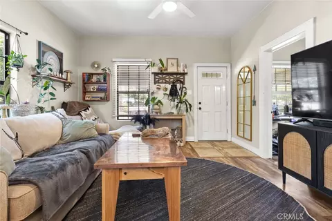 Entry Way - 997 E 16th, Chico, CA 95928 photo 1 of 4