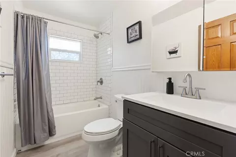 Bath - 997 E 16th, Chico, CA 95928 photo 1 of 5