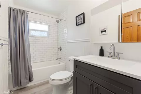 Bath - 997 E 16th, Chico, CA 95928 photo 1 of 5