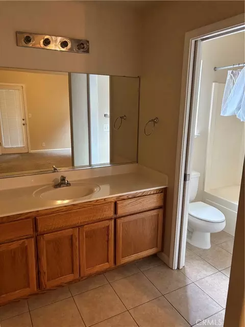 Bath - 1169 Viceroy, Chico, CA 95973 photo 2 of 3