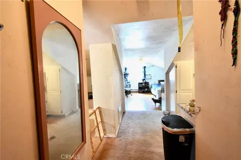 Entry Way - 602 Lane St, Yreka, CA 96097 photo 7 of 8
